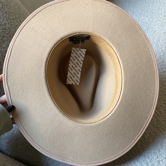 NWT Urban Outfitters hat - Picture 5 of 8